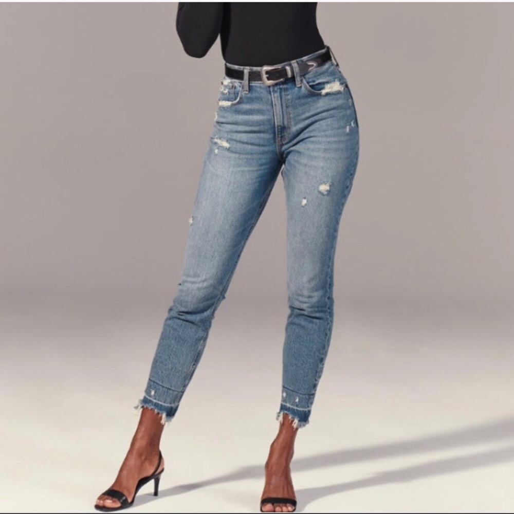 NWT Abercrombie High Rise Mom Jeans